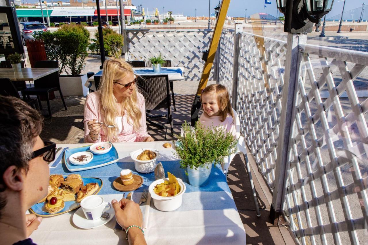 Miramare Hotel Ristorante Convegni 切塞纳蒂科 外观 照片