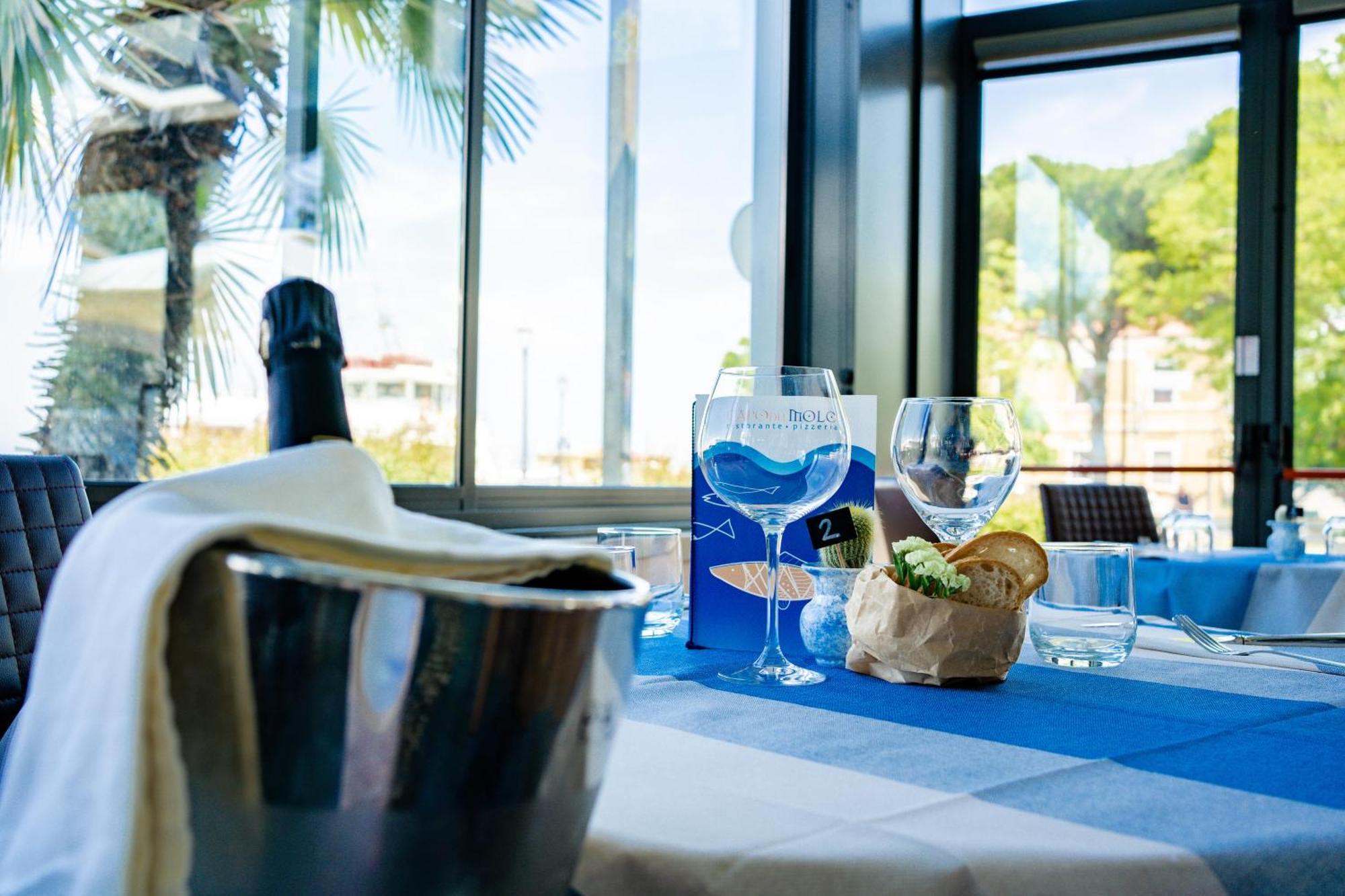 Miramare Hotel Ristorante Convegni 切塞纳蒂科 外观 照片