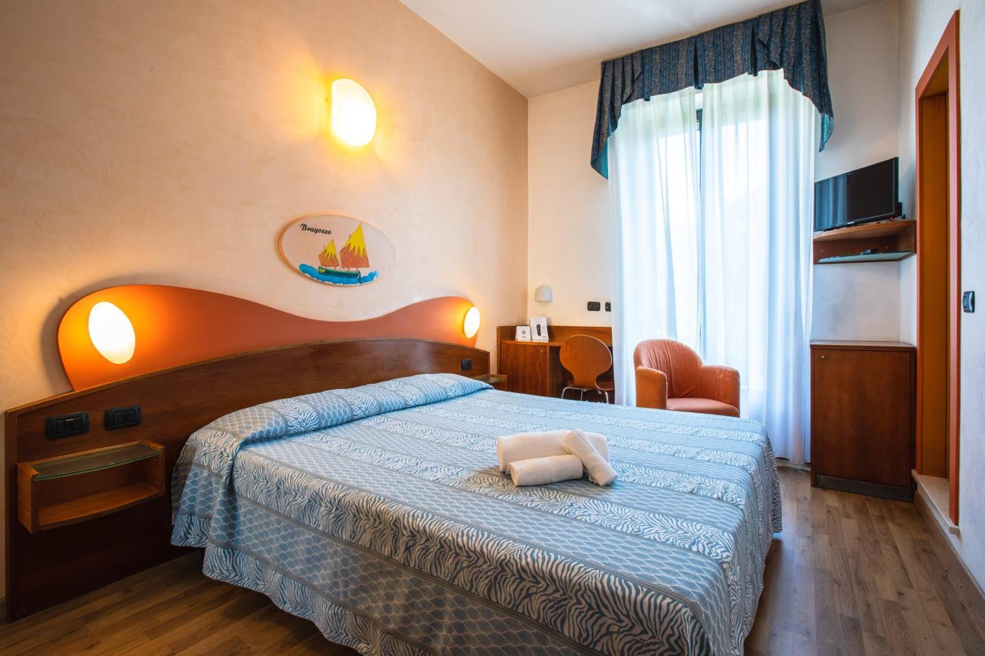 Miramare Hotel Ristorante Convegni 切塞纳蒂科 外观 照片